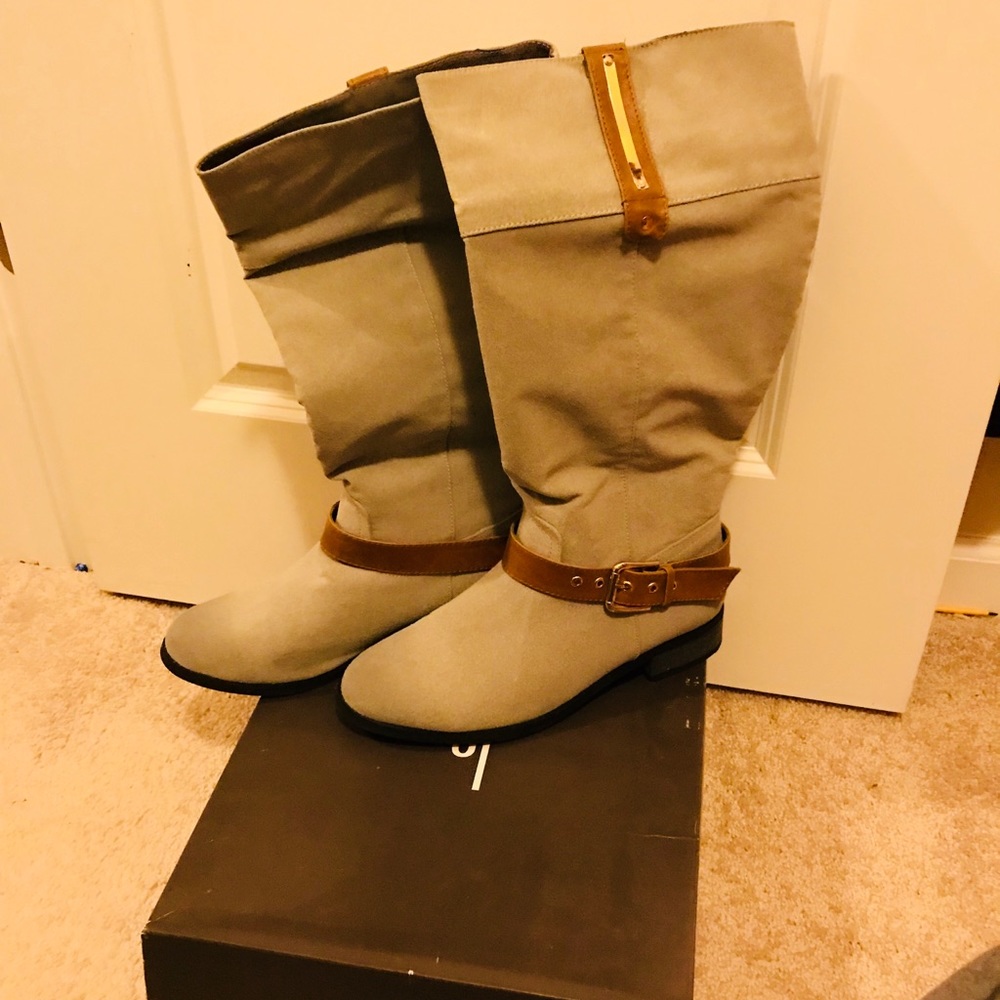 Grey flat boots